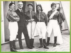 Marcel Delzons (Fegentri) mit Reiterinnen